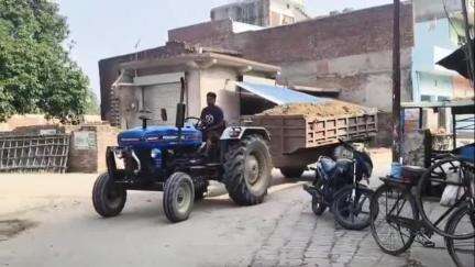 रुदौली: नयागंज क्षेत्र में अवैध मिट्टी खनन कर ढुलाई करते ट्रैक्टर-ट्राली का वीडियो वायरल, खनन विभाग की लापरवाही आई सामने