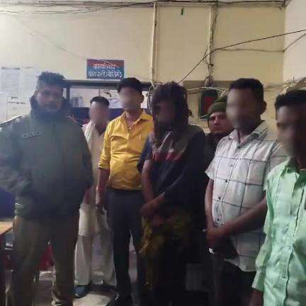 जोशीमठ: बच्चा चोर की अफवाह निकली बेबुनियाद, मानसिक विक्षिप्त व्यक्ति को परिजनों को सौंपा गया, पुलिस ने भ्रामक प्रचार पर चेताया