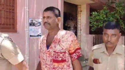 খয়রাশোল: খয়রাশোলের জোড়া বটতলার কাছে মাদকসহ গ্রেপ্তার পাচারকারী, ধৃতকে ৭ দিনের পুলিশি হেফাজতের নির্দেশ আদালতের