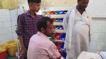 खलीलाबाद: दिघा बाईपास सड़क किनारे जूस पी रहे व्यक्ति को तेज रफ्तार पिकअप ने मारी ठोकर, व्यक्ति हुआ घायल