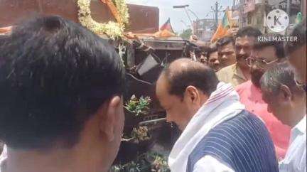 खूंटी: जमशेदपुर से गुमला जाते समय रघुवर दास खूंटी में रुके, कार्यकर्ताओं ने किया स्वागत
