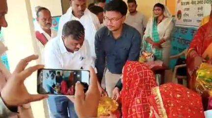 नौगढ़: धनकुंवारी व मझगाई में जन चौपाल का आयोजन, उपजिलाधिकारी ने की जन समस्याओं की सुनवाई
