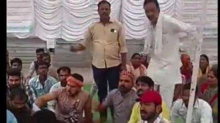 गोहरगंज: मंडीदीप में नपा स्वच्छता कर्मी अनिश्चितकालीन हड़ताल पर, 150 कर्मचारियों ने रखी 11 मांगें, सीएमओ ने दिया आश्वासन