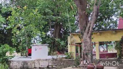 कर्वी: शीतलपुर में स्थित झुरही कुंइया के हनुमान जी महाराज का आश्रम, भूत-प्रेत से छुटकारा पाने का स्थान