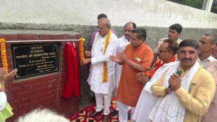 रेवाड़ी: रेवाड़ी में ग्रामीणों ने चुनाव में ऐतिहासिक जीत दिलाने के लिए अनेक गांवों का दौरा कर जताया आभार