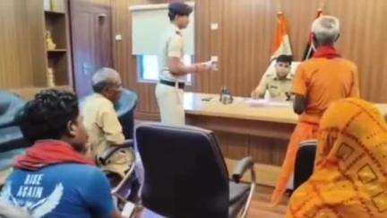 डुमरा: सीतामढ़ी के पुलिस अधीक्षक ने जनता दरबार लगाकर की जनसुनवाई