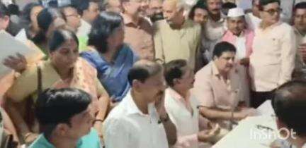 गोंदिया: गोंदिया जिल्हा मध्यवर्ती बँक सहकार पॅनलच्या उमेदवारांचे नामांकन दाखल
