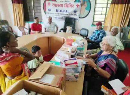 पोटका: डोमजुड़ी में रेड क्रॉस के साथ UISL ने लगाया स्वास्थ्य व नेत्र जांच शिविर, 40 ग्रामीणों को मिला लाभ