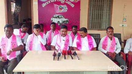 మానకొండూరు: కరీంనగర్ లో చేపట్టిన మంత్రుల సమీక్ష సమావేశం తూతూ మంత్రంగా జరిగిందన్న జిల్లా బి ఆర్ ఎస్ అధ్యక్షులు జివి రామకృష్ణారావు...
