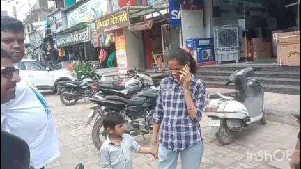 धार: धामनोद में 8 वर्षीय बालक रास्ता भूला, हेल्पिंग हैंड ग्रुप ने घर का रास्ता दिखाया