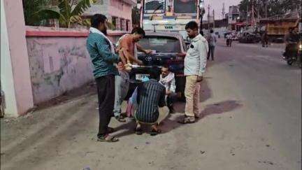 मोठ: रोडवेज बस में महिला के लाखों के जेवरात चोरी, पीड़िता ने मौठ पुलिस से न्याय की गुहार लगाई