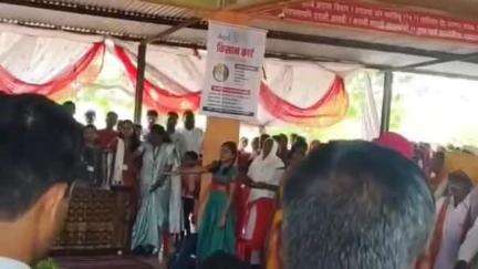जिल्हाधिकारी तहसीलदार यांच्या उपस्थितीत साक्षळ पिंपरी येथे शासकीय योजनांची अंमलबजावणी कार्यक्रम संपन्न