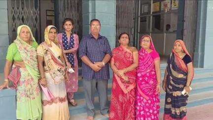 डूंगरपुर: डूंगरविकासनगर मुख्य सड़क पर एक विधवा महिला की जमीन की फर्जी रजिस्ट्री कर नामांतरण खोलने का मामला सामने आया है