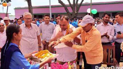 शाहपुर: शाहपुर के हरिनारायण इंटर प्लस टू विद्यालय के कार्यक्रम में जिला शिक्षा पदाधिकारी शामिल हुए