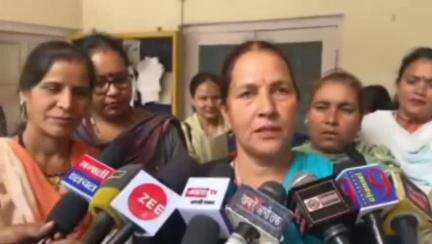 कुल्लू: बलाधी पुल को जल्द ठीक करें प्रशासन, पुल टूटने से टापू में बसे लोगों का शेष भाग से कट जाएगा संपर्क: चमना देवी