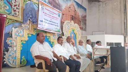નાંદોદ: રાજપીપળામાં આવેલ સ્વામિનારાયણ હોલ ખાતે ઇન્ટરનેશનલ યર ઓફ કોઓપરેટિવ્સ ઉજવણી નિમિત્તે ખેડૂત શિબિરનું આયોજન કરવામાં આવ્યું.