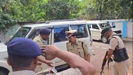 दुमका: आईजी शैलेन्द्र कुमार सिन्हा ने पदभार संभाला, बासुकीनाथ में की पूजा