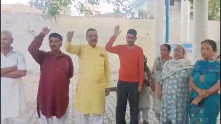 ऊना: ऊना में वृद्ध पेंशनरों ने पेंशन न मिलने पर सरकार के खिलाफ किया विरोध प्रदर्शन, फूटा गुस्सा