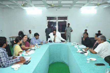 కర్నూలు: కర్నూలు ప్ర‌భుత్వాసుప‌త్రిలో రోగుల‌కు మెరుగైన వైద్య సేవ‌లు అందాలి:రాష్ట్ర మంత్రి టి.జి.భరత్