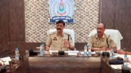 जांजगीर: पुलिस महानिरीक्षक डॉक्टर संजीव शुक्ला ने जांजगीर के एसपी कार्यालय में ली समीक्षा बैठक