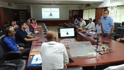 পশ্চিম যোৰহাট: জিলা আয়ুক্ত কাৰ্যালয়ৰ সভাগৃহত অতিৰিক্ত জিলা আয়ুক্তৰ উপস্থিতিত  'আন্তঃৰাষ্ট্ৰীয় যোগ দিৱস' উদযাপন সন্দৰ্ভত সভা