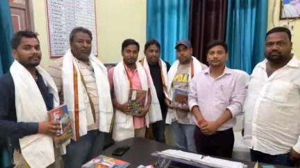 अमरपुर: हिंदी पत्रकारिता दिवस पर कलम का सम्मान गूंजा, अमरपुर के कई पत्रकार डायरी-पेन से सम्मानित