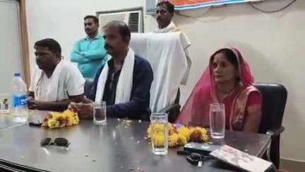 खागा: हथगांव में रानी अहिल्याबाई होलकर की जयंत्री मनाई गई, BJP के नेताओं सहित तमाम क्षेत्रीय जनप्रतिनिधि रहे मौजूद