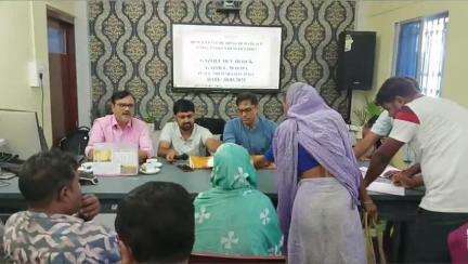 গাজোল: আবাস যোজনা ঘরের টাকা নিয়ে ঘর বানাননি সেই সকল উপভোক্তাদের নিয়েছিলেন ব্লক প্রশাসন বৈঠক অনুষ্ঠিত করেন