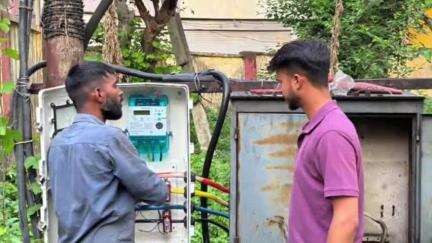 नाहन: डेटर मीटर इंस्टॉलेशन के दौरान बिजली आपूर्ति बाधित होने पर एसडीओ ने लोगों से सहयोग की अपील की