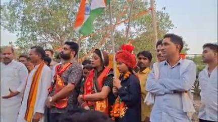 पीपलदा: अयाना कस्बे में ऑपरेशन सिंदूर की सफलता पर सैनिकों के सम्मान में भाजपा ने निकाली तिरंगा यात्रा