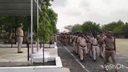 झाबुआ: पुलिस अधीक्षक पद्मविलोचन शुक्ल ने किया जनरल परेड का निरीक्षण