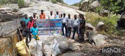मखदुमपुर: बराबर पहाड़ में वन विभाग का स्वच्छता अभियान, प्लास्टिक हटाओ, पर्यावरण बचाओ