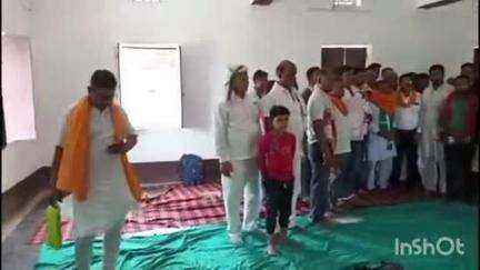 बड़हरा: बखोरापुर पंचायत भवन पर राजद के प्रखंड अध्यक्ष का गहमा-गहमी माहौल के बीच किया गया निर्वाचित