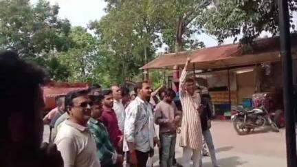 बड़नगर: बड़नगर नगरपालिका में नामांतरण प्रक्रिया ठप्प होने पर जनता व पार्षदों का फूटा गुस्सा