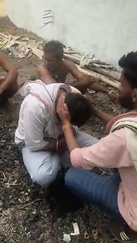आज से हमारे ग्राम में लकड़िया यज्ञ का पहला दिन जिसमे आचार्य जगदीश शास्त्री जी के द्वारा समस्त यजमानो की हिमाद्री की गई