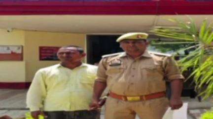 जौनपुर: ग्रामोदय इंटर कॉलेज के पास पुलिस ने अश्लील हरकत करने वाले आरोपी को दबोचा