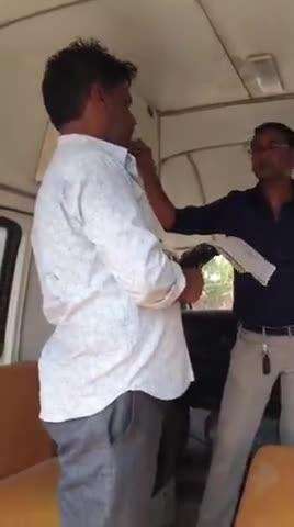 भांडेर: पंडोखर के पास दतिया सीएमएचओ ने किया 108 एम्बुलेंस वाहन का निरीक्षण, नाराज़गी व्यक्त की