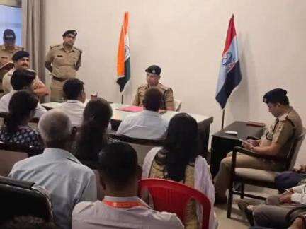 काशीपुर: एसएसपी मणिकांत मिश्रा ने मुरादाबाद रोड स्थित SP कार्यालय में साइबर सुरक्षा को लेकर की बैठक