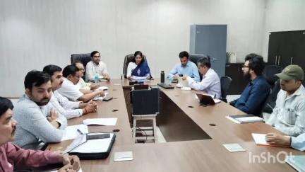 हुज़ूर: कलेक्टर ने वर्षा से पहले सड़कों का सुधार कार्य पूरा कराने के निर्देश दिए