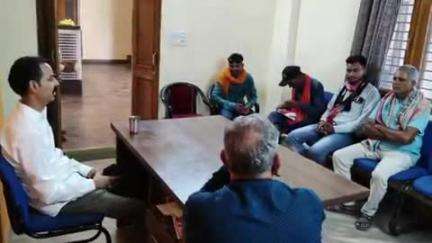 रायसेन: भाजपा जिला कार्यालय में अध्यक्ष राकेश शर्मा कार्यकर्ताओं और नागरिकों से मिले, समस्याओं के समाधान का दिया आश्वासन
