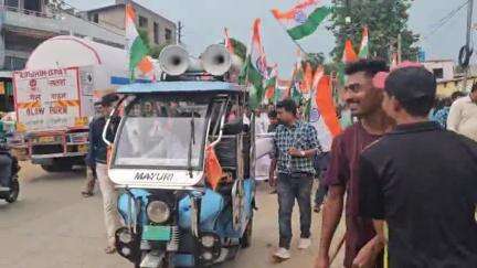 रनियां: तोरपा नगर भवन से कर्रा रोड तक पूर्व विधायक की मौजूदगी में निकाली गई तिरंगा यात्रा