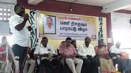 பாப்பிரெட்டிபட்டி: கடத்தூர் கிளை நூலகருக்கு வாசகர் வட்ட சார்பில் பணி நிறைவு பாராட்டு விழா நடைபெற்றது