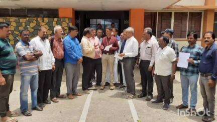 ಶಿವಮೊಗ್ಗ: ನಗರದಲ್ಲಿನ ಹಳೆಯ ವಿದ್ಯುತ್ ಕಂಬಗಳನ್ನು ತೆರವುಗೊಳಿಸುವಂತೆ ಮೆಸ್ಕಾಂಗೆ ನಾಗರಿಕ ಹಿತರಕ್ಷಣಾ ವೇದಿಕೆ ಮನವಿ