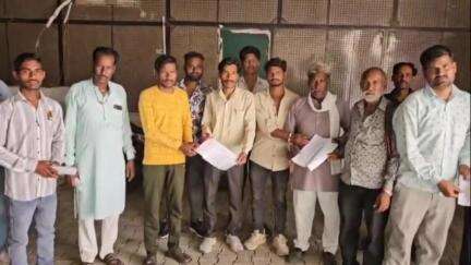झालरापाटन: ग्राम पंचायत मऊ बोरदा व धानोदा कला के सफाई कर्मियों ने मांगों को लेकर मिनी सचिवालय में ADM और CEO को दिया ज्ञापन