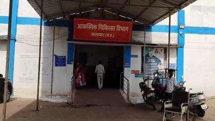 लालबर्रा: विश्रामपुर के समीप पिकअप की टक्कर से बाइक सवार दो युवक हुए घायल, जिला अस्पताल से किया गया रेफर