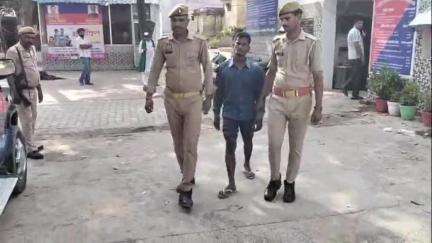 पुवायां: पुवायाथाना क्षेत्र में वाहन चेकिंग के दौरान पुलिस ने चोरी की मोटरसाइकिल सहित एक अभियुक्त को किया गिरफ्तार, भेजा जेल