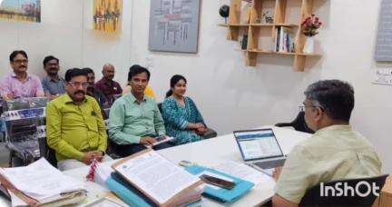 गोंदिया: विविध प्रलंबित मागण्या संदर्भात शिक्षकसमिती पदाधिकाऱ्यांनी घेतली शिक्षणाधिकारी यांच्या दालनात भेट