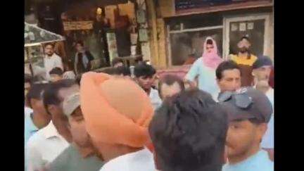 ਜਲੰਧਰ 1: ਗੁਰੂ ਨਾਨਕ ਪੁਰੇ ਵਿਖੇ ਸ਼ਰਾਬ ਦੇ ਠੇਕੇ ਨੂੰ ਬੰਦ ਕਰਾਉਣ ਲਈ ਇਲਾਕਾ ਨਿਵਾਸੀਆਂ ਨੇ ਦਿੱਤਾ ਧਰਨਾ #jansamasya