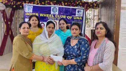 ऊना: इन्नरव्हील क्लब ऊना ने चड़तगढ़ गांव की छात्रा को पढ़ाई के लिए ₹11,000 की राशि भेंट की