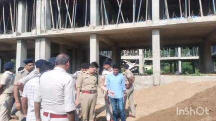 मुंगेर: पुलिस केंद्र मुंगेर में निर्माणाधीन महिला सिपाही बैरक भवन का एसपी ने किया निरीक्षण